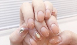 如何打造完美指甲，全方位构建教程大揭秘